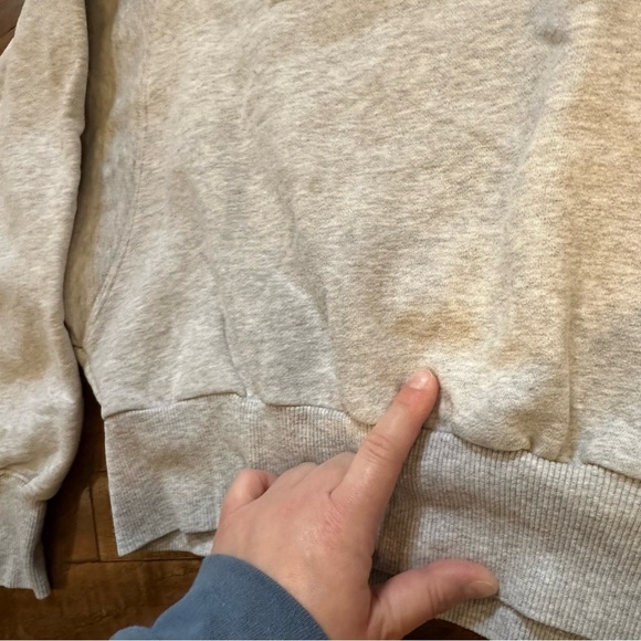 Aritzia TNA grey heathered cropped sweatshirt size medium - Picture 3 of 10